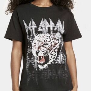 Def Leppard band T-shirt